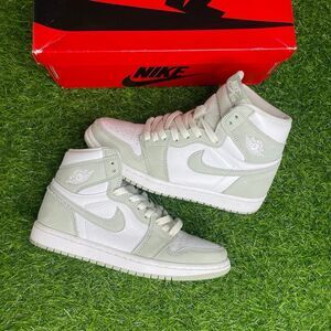 Air Jordan 1 Retro High OG Seafoam Size Kid's 5Y